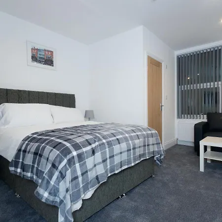 Hillcrest * Leeds (West Yorkshire)