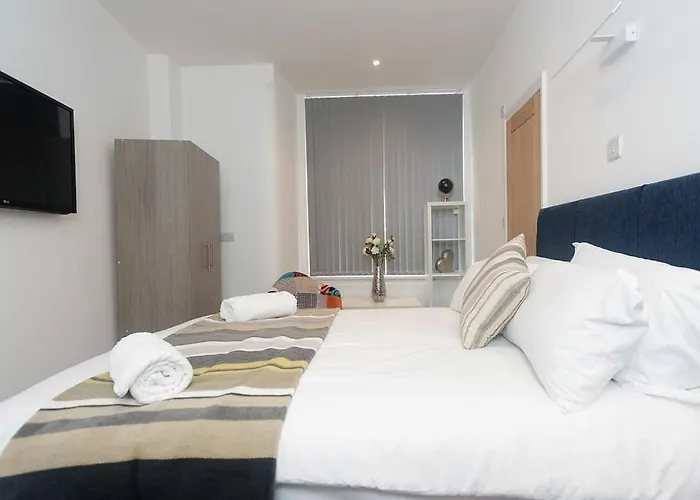 Hillcrest * Leeds (West Yorkshire)